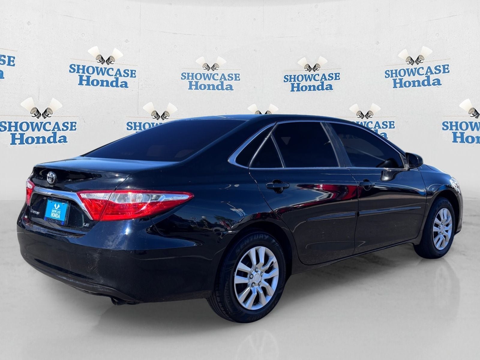 Used 2017 Toyota Camry LE FWD image 8