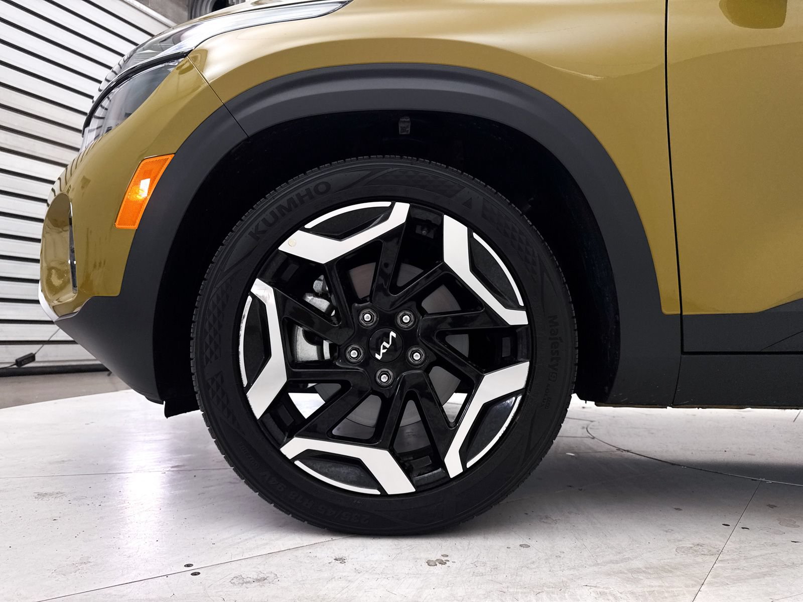 Certified 2024 Kia Seltos SX w/ SX Sunroof Package AWD/4WD image 17