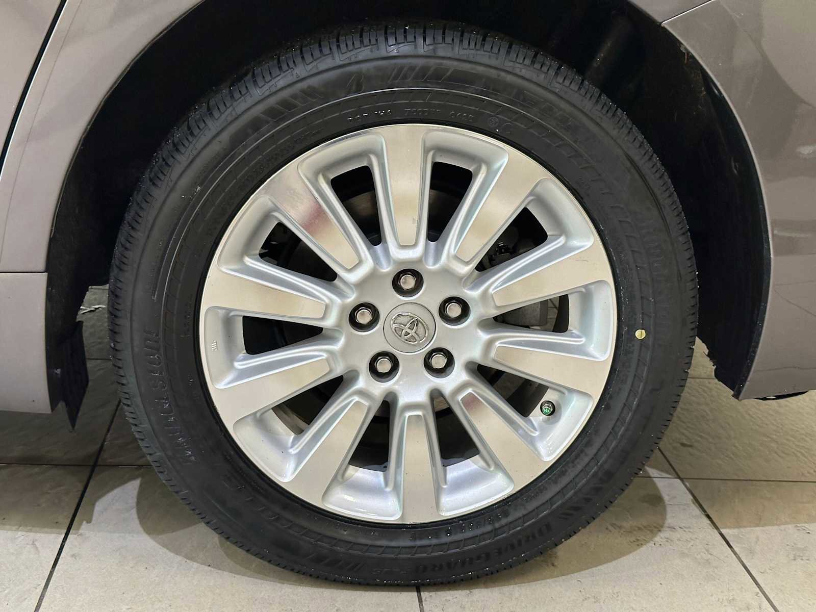 Used 2015 Toyota Sienna XLE w/ XLE Navigation Package image 8