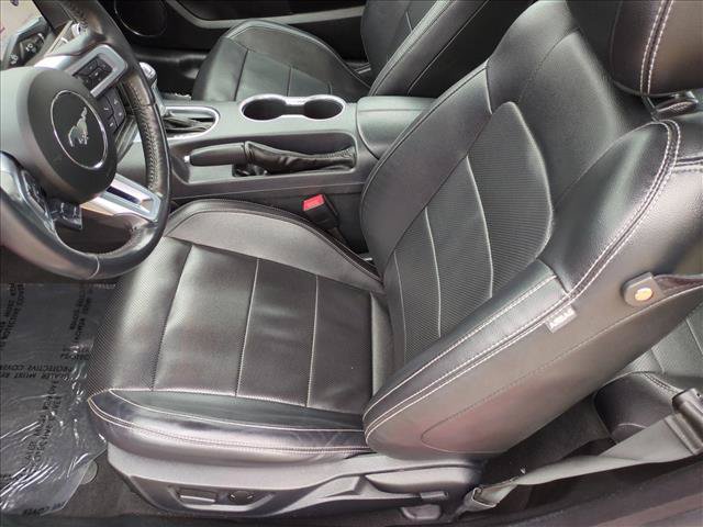 Used 2022 Ford Mustang Premium RWD image 15