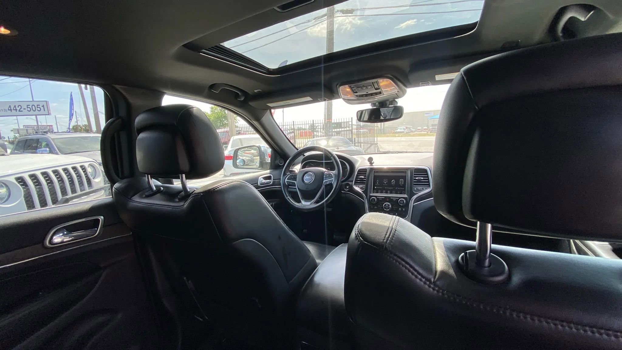 Used 2018 Jeep Grand Cherokee Limited image 15