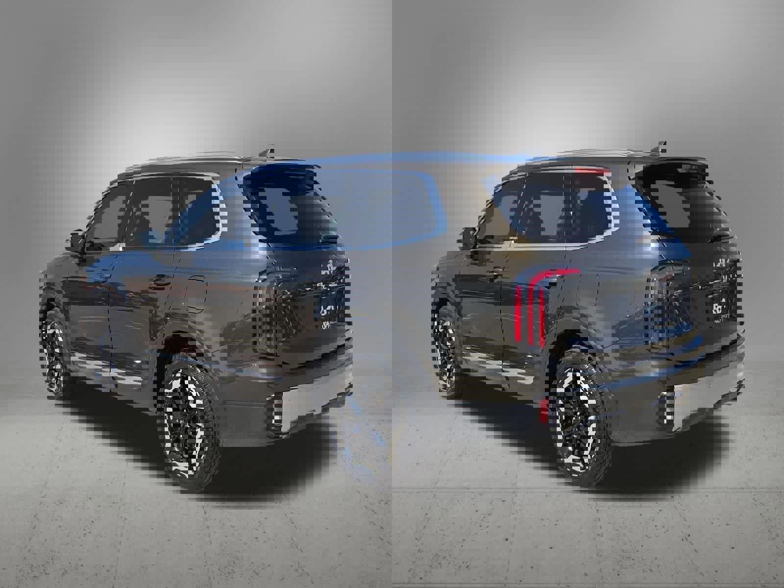 Used 2023 Kia Telluride EX w/ EX Captain's Chair Package image 4