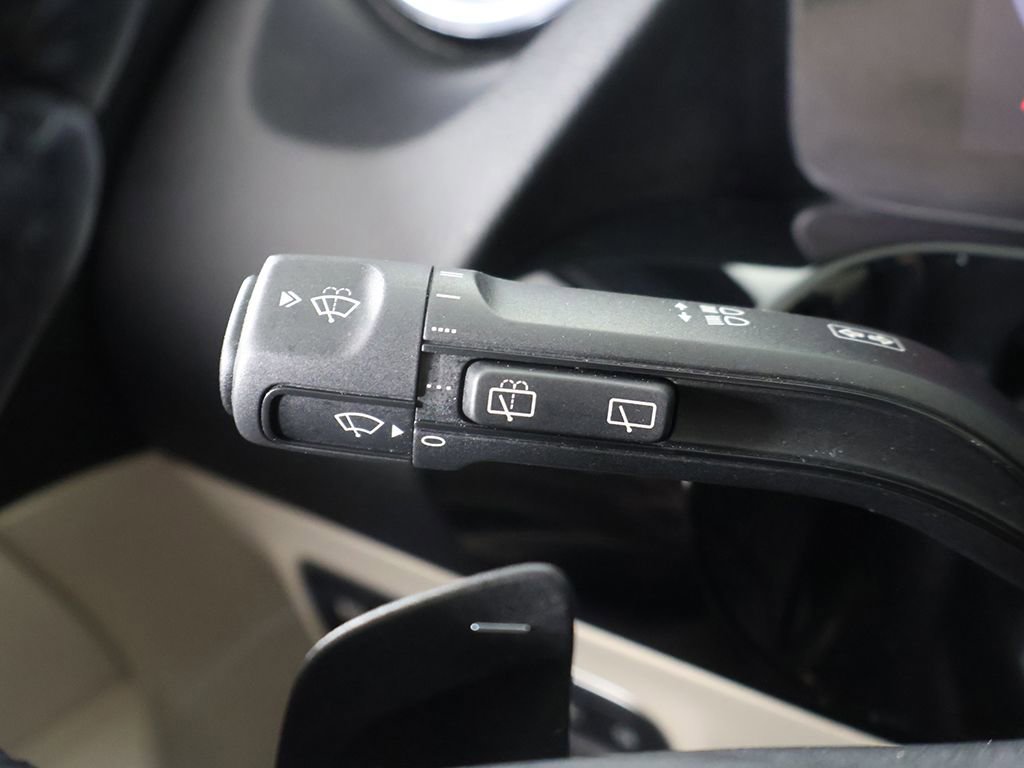 Used 2023 Mercedes-Benz GLA 250 4MATIC w/ Premium Package image 40