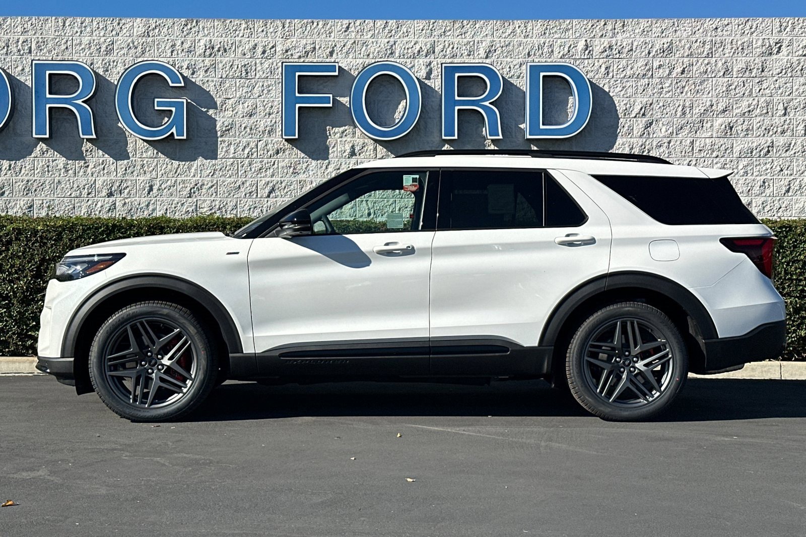 New 2026 Ford Explorer ST-Line w/ ST-Line Street Pack image 7