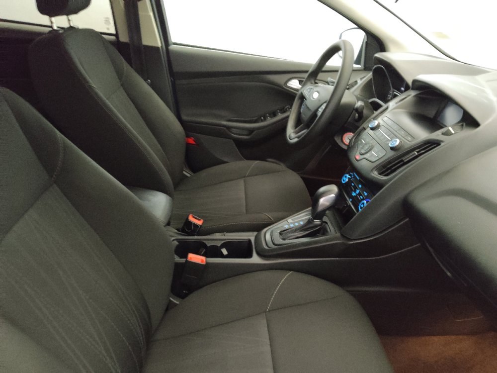 Used 2018 Ford Focus SE FWD image 21