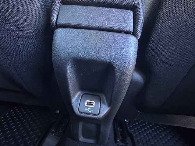 Used 2019 Jeep Renegade Latitude w/ Cold Weather Group AWD/4WD image 21