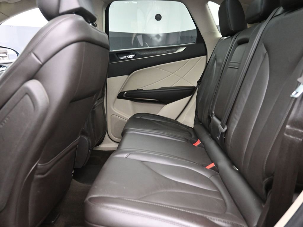 Used 2019 Lincoln MKC Reserve image 11
