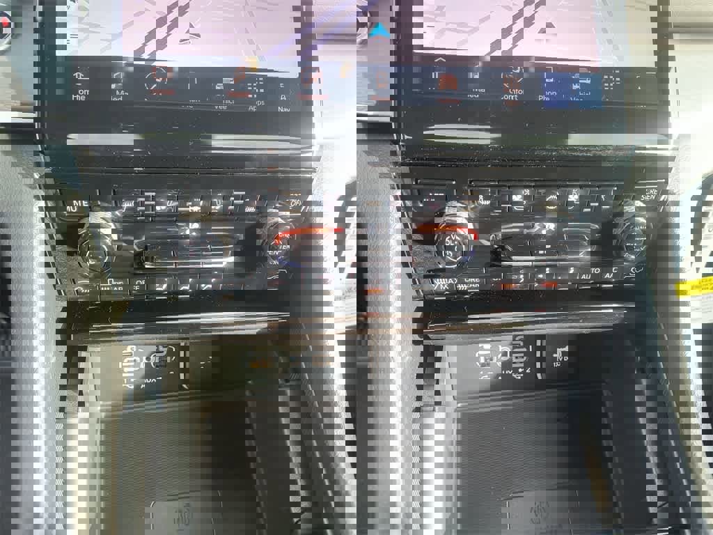 New 2025 Jeep Grand Cherokee Limited w/ Luxury Tech Group II image 19