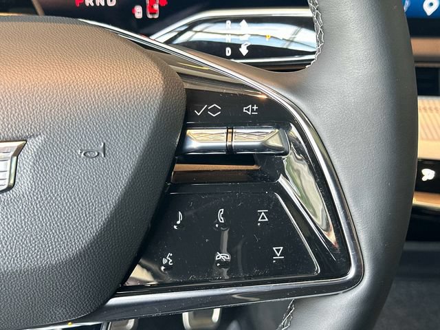 Used 2027 Cadillac Optiq Sport AWD/4WD image 6