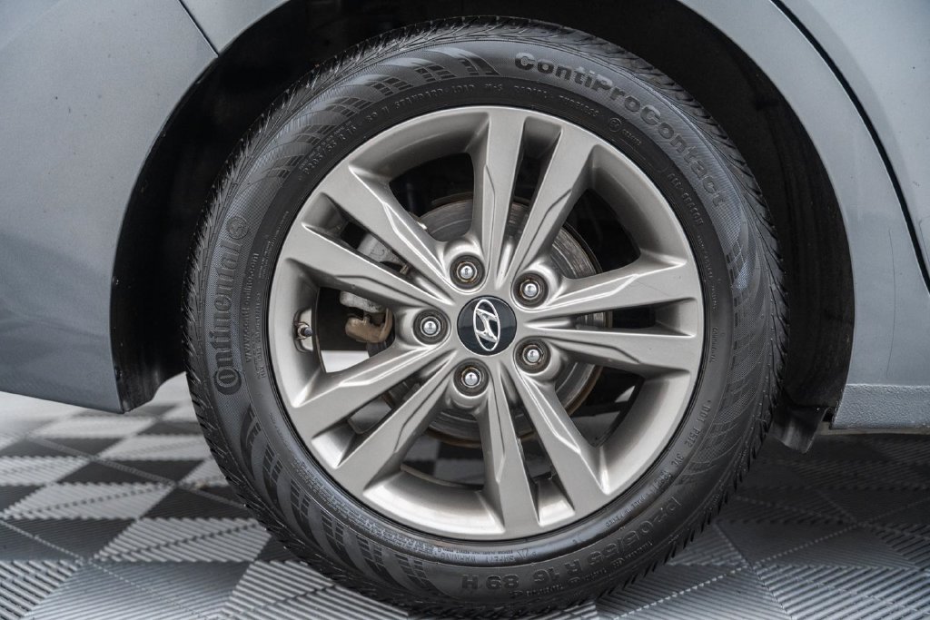 Used 2018 Hyundai Elantra SEL FWD image 14