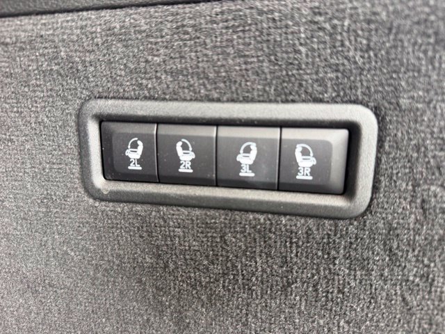 Used 2023 Jeep Grand Wagoneer Series III AWD/4WD image 34