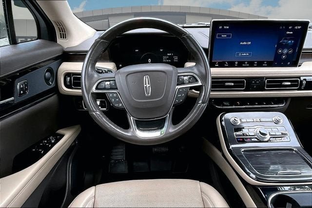 Used 2023 Lincoln Nautilus Reserve AWD/4WD image 5