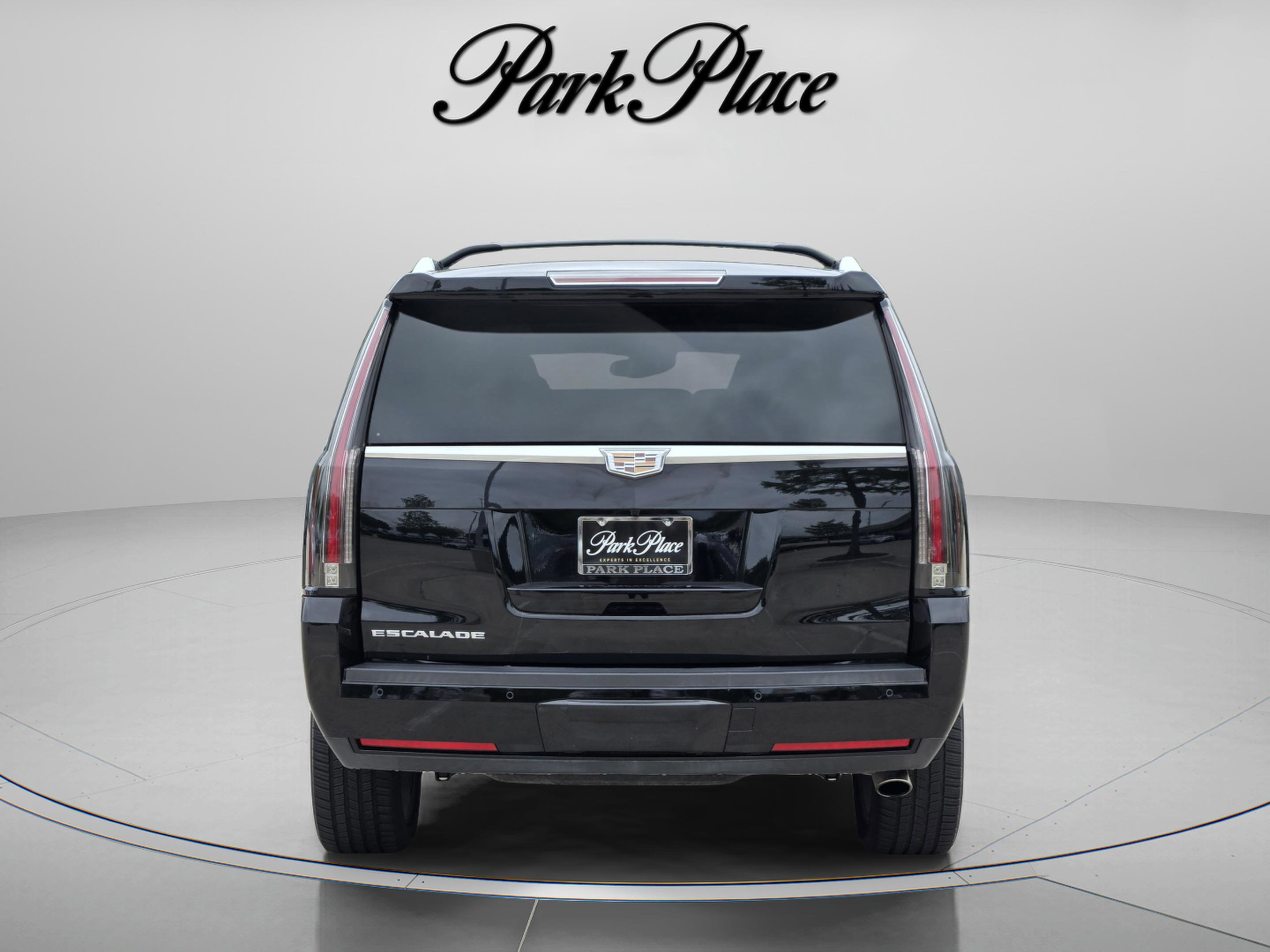 Used 2016 Cadillac Escalade Premium image 4