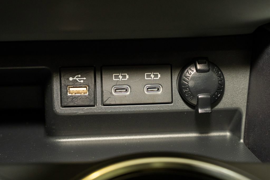 Used 2024 Toyota Highlander XLE image 18