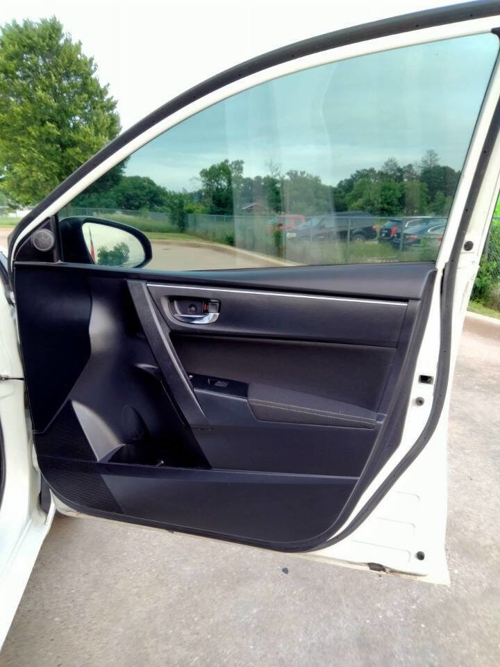 Used 2019 Toyota Corolla LE FWD image 17