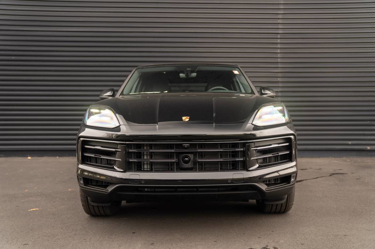 New 2026 Porsche Cayenne Coupe AWD/4WD image 8