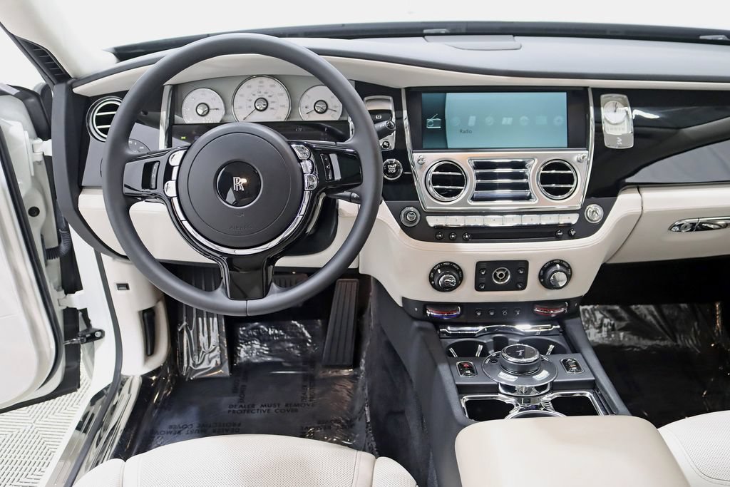 Used 2016 Rolls-Royce Ghost RWD image 14
