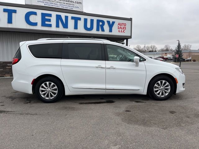 Used 2018 Chrysler Pacifica Touring-L w/ Premium Audio Group image 18