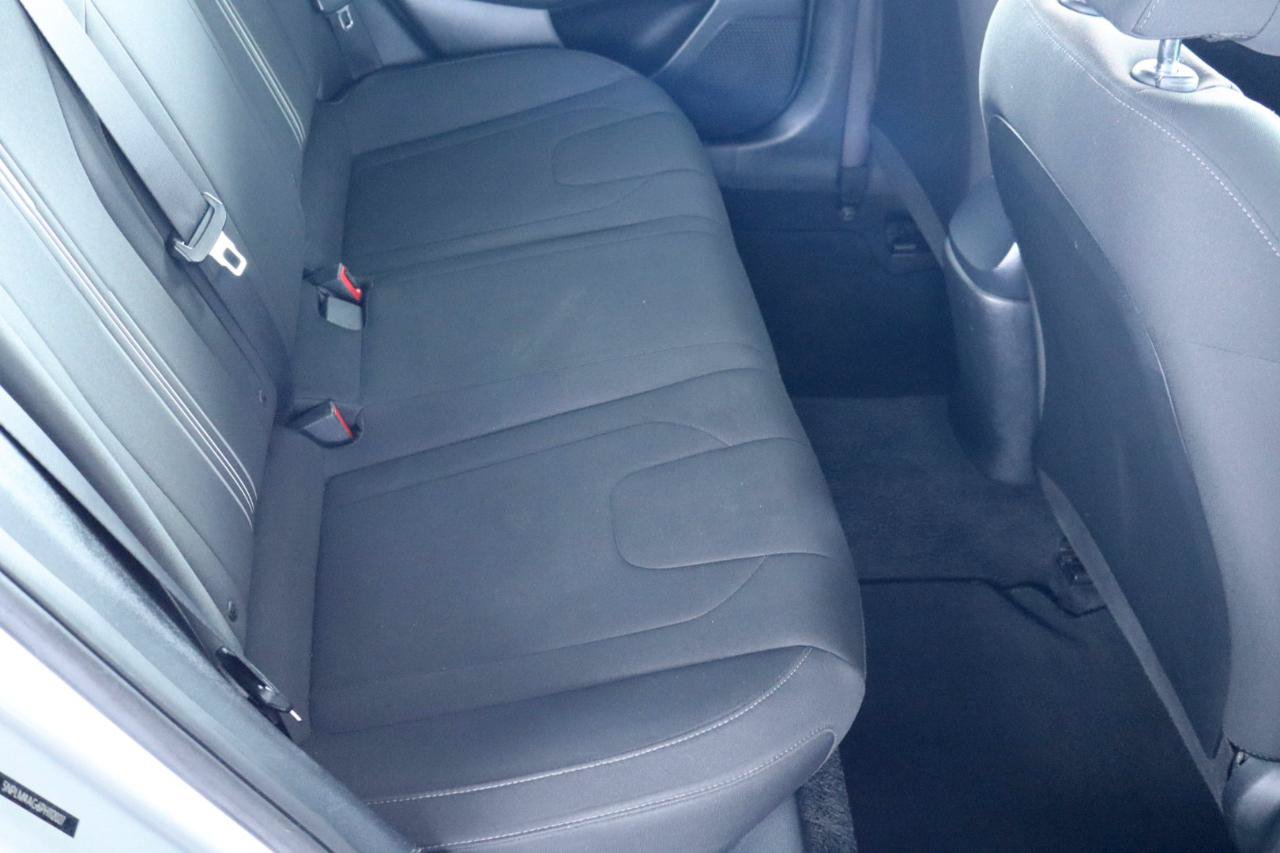 Used 2023 Hyundai Elantra SEL w/ Cargo Package FWD image 34