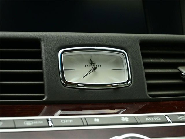 Used 2017 INFINITI Q70 3.7 image 25