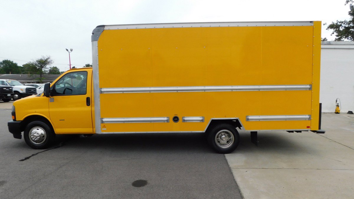 Used 2021 GMC Savana 3500 Extended w/ Power Convenience Package image 4