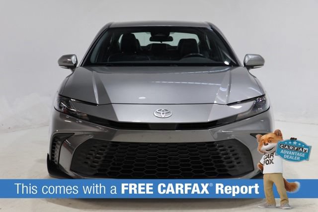 Used 2025 Toyota Camry SE FWD image 2