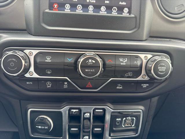 Certified 2022 Jeep Gladiator Sport AWD/4WD image 17