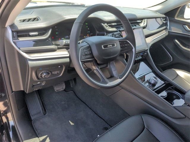 New 2023 Jeep Grand Cherokee 4WD 4xe w/ Luxury Tech Group II image 9