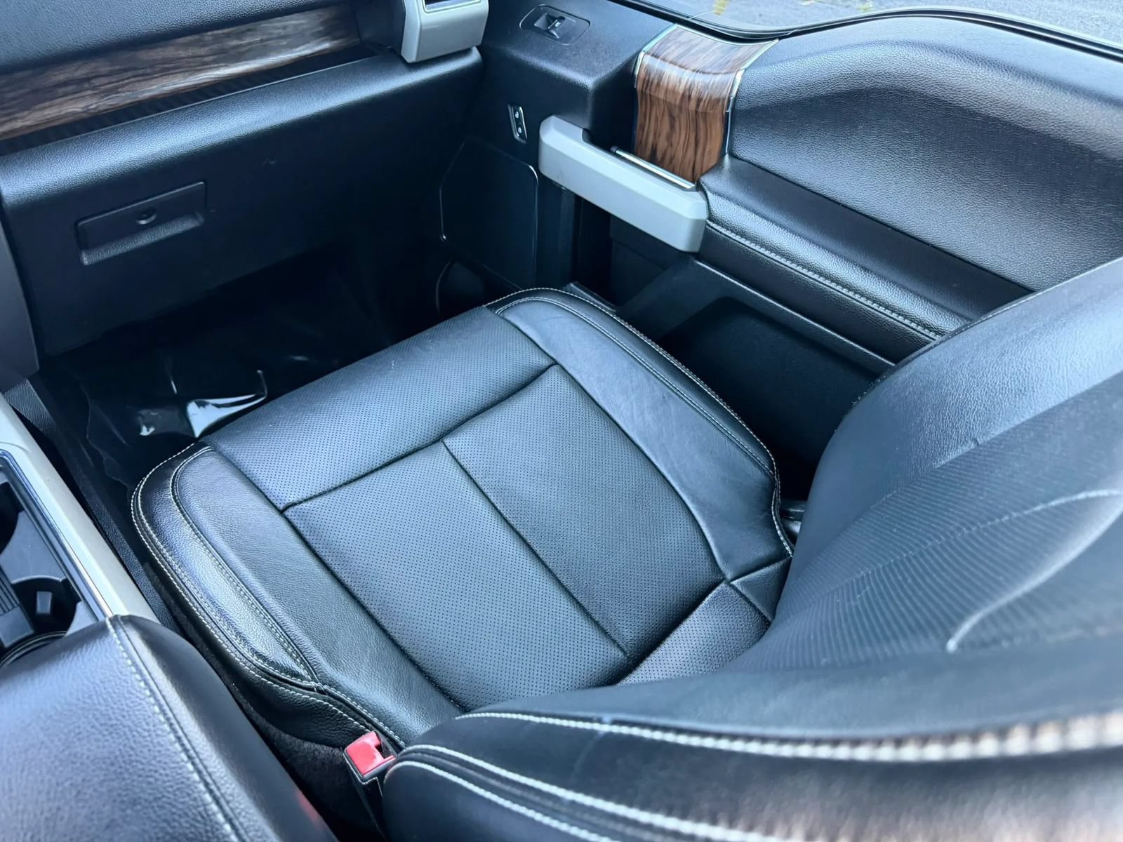 Used 2018 Ford F150 Lariat w/ Equipment Group 502A Luxury AWD/4WD image 18