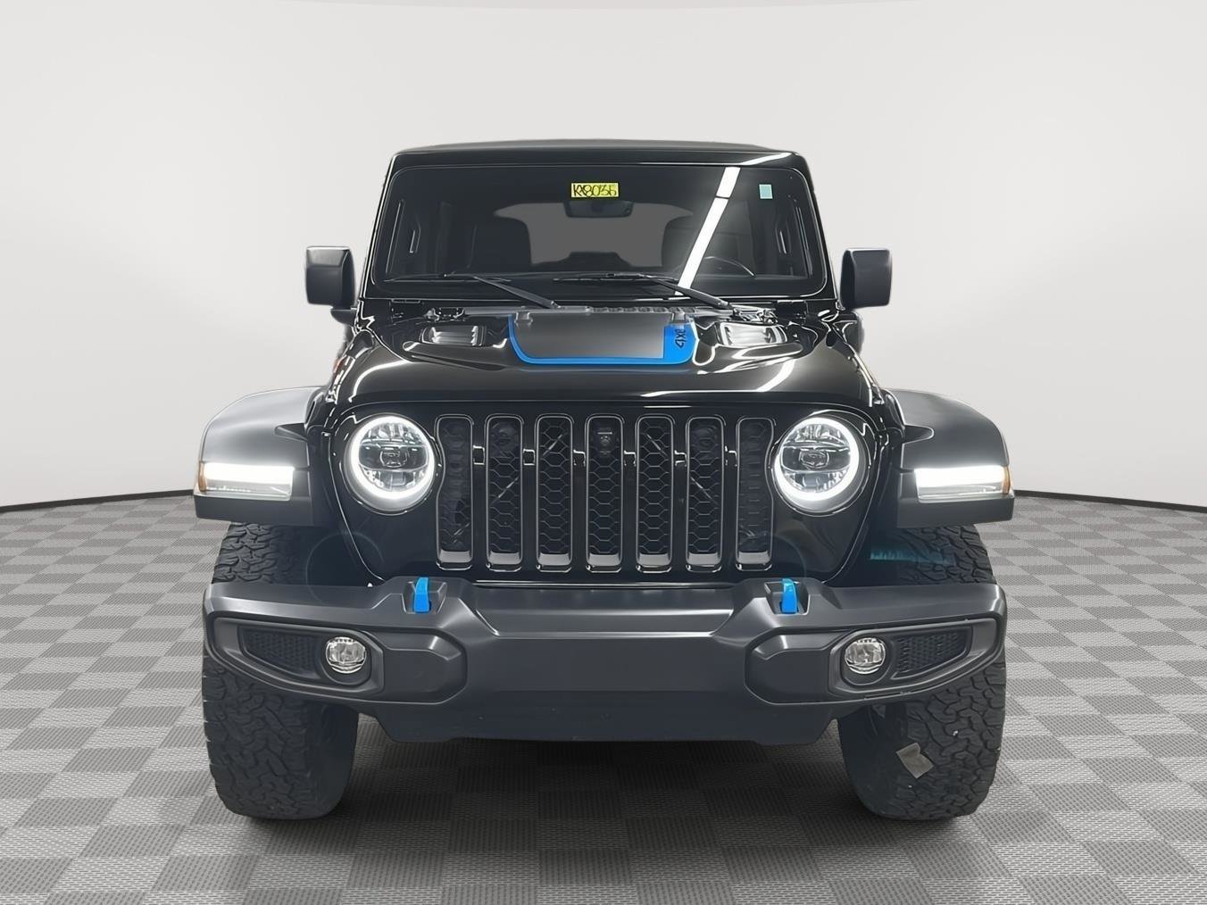 Used 2023 Jeep Wrangler Unlimited Rubicon 4xe w/ Cold Weather Group AWD/4WD image 2