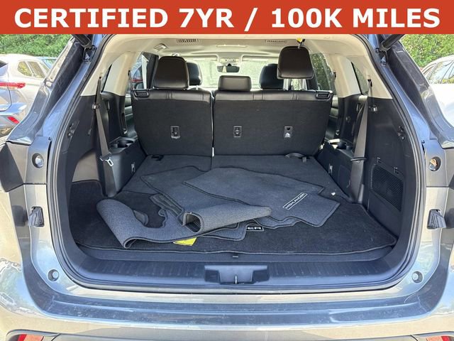 Used 2023 Toyota Highlander XLE AWD/4WD image 12