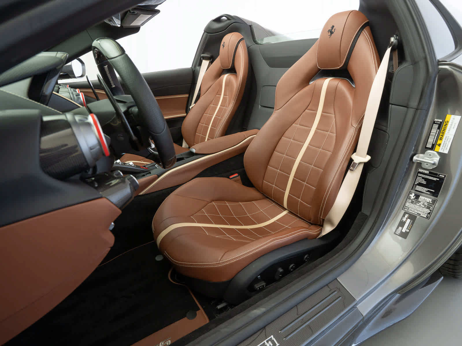Used 2022 Ferrari 812 GTS RWD image 15