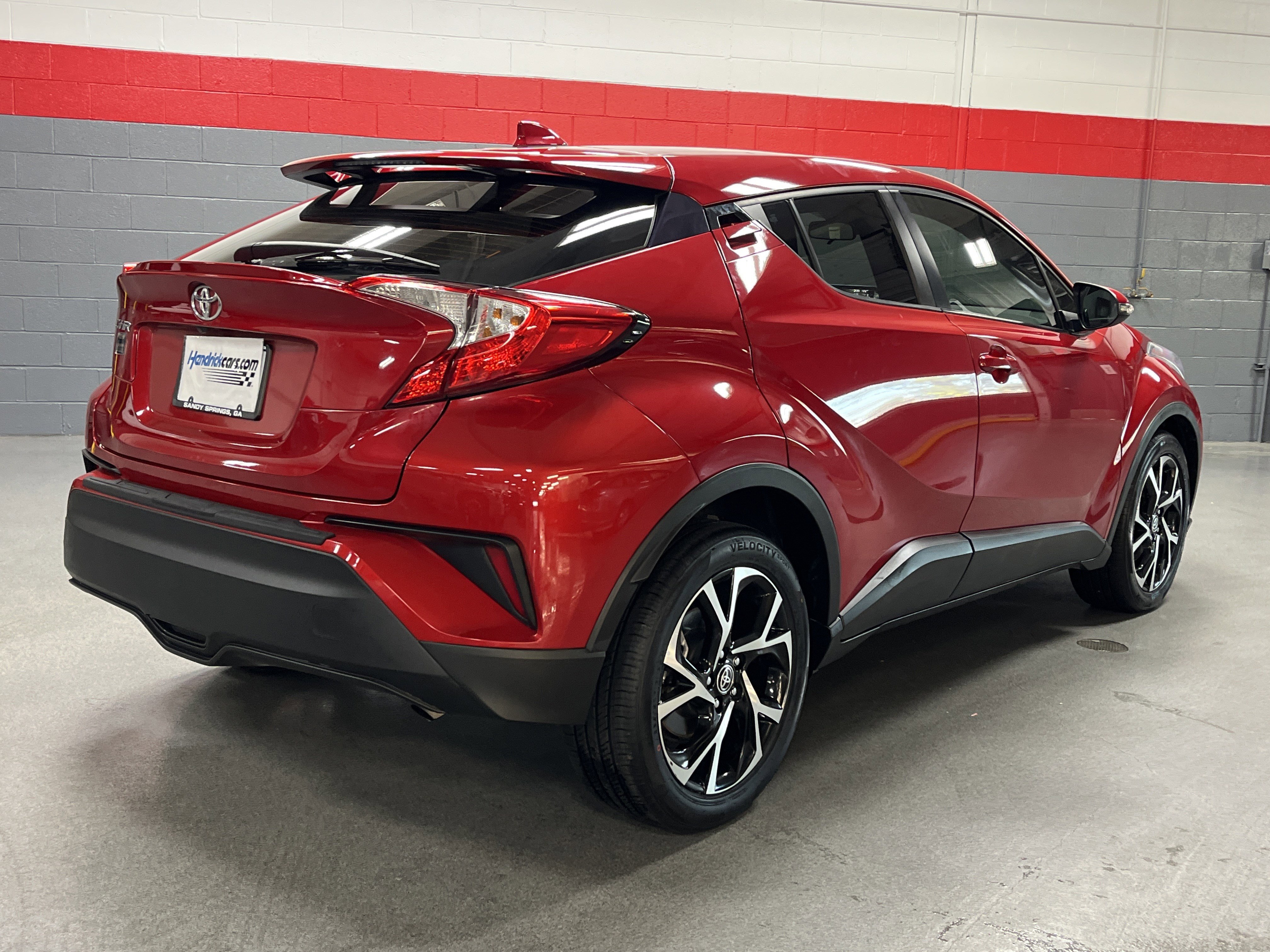 Used 2022 Toyota C-HR XLE image 10