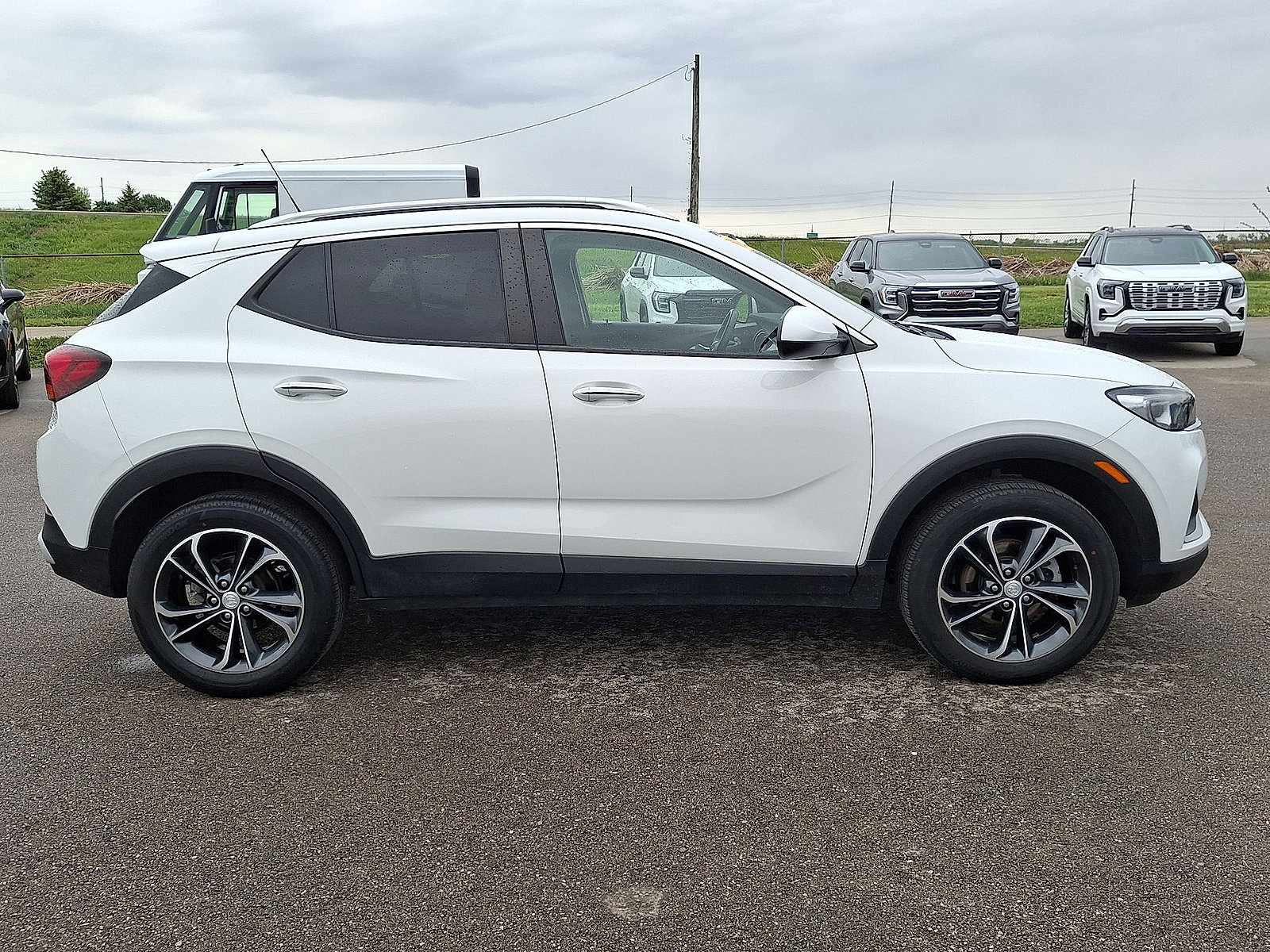 Used 2023 Buick Encore GX Select AWD/4WD image 26
