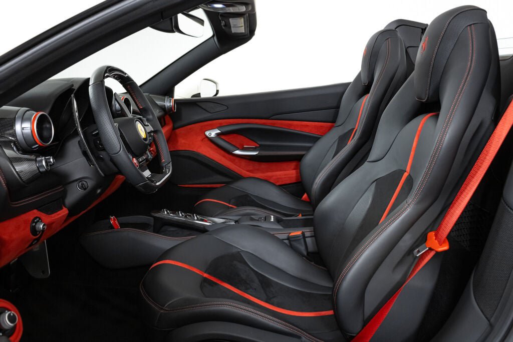 Used 2022 Ferrari F8 Tributo RWD image 4