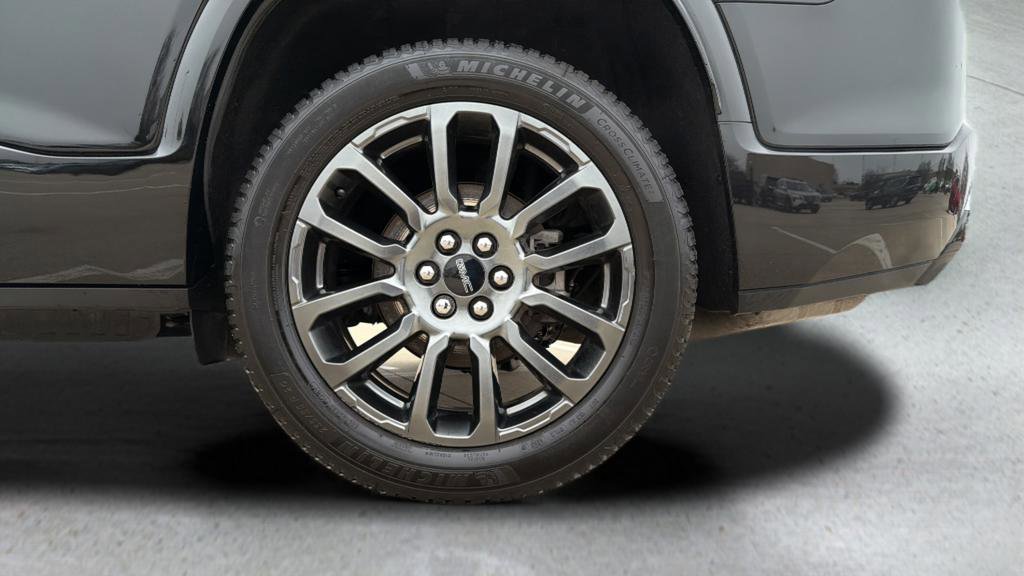 Used 2023 GMC Acadia Denali w/ Black Diamond Edition image 15
