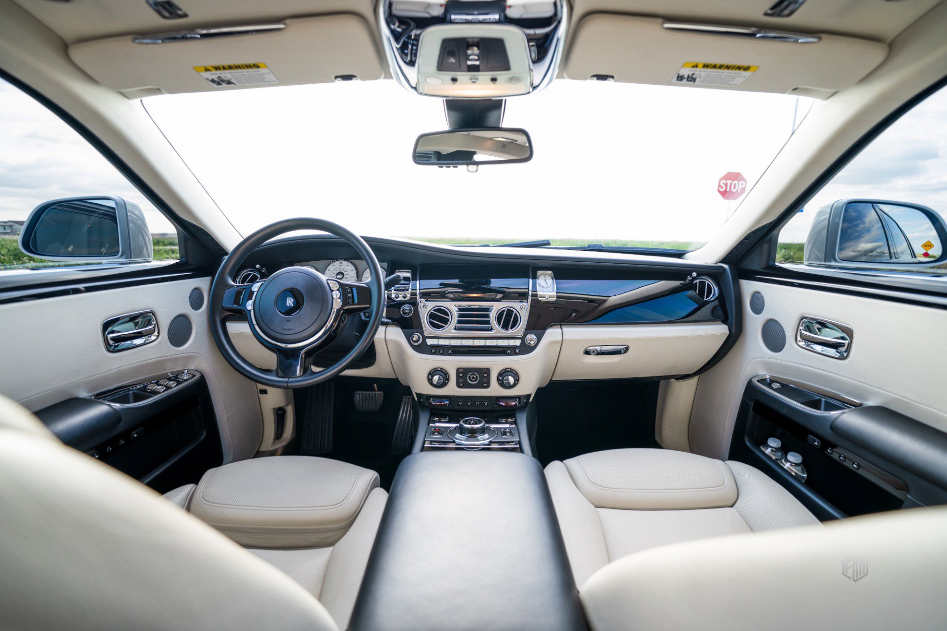 Used 2016 Rolls-Royce Ghost image 23