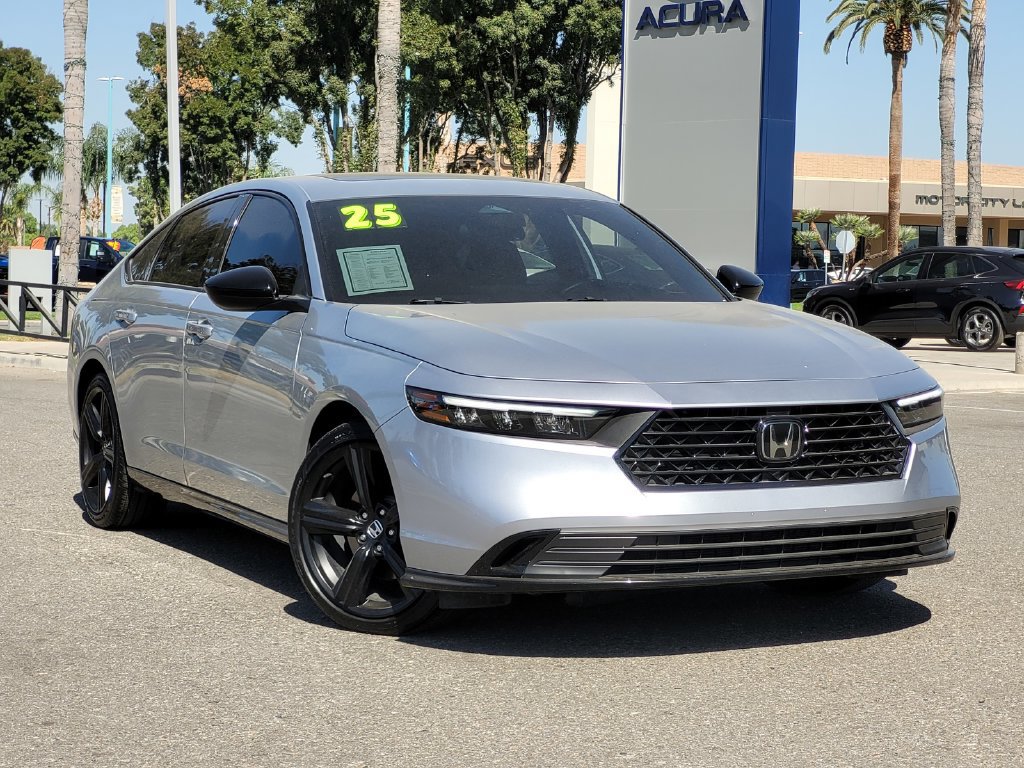 Used 2025 Honda Accord Sport image 2