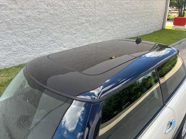 Used 2011 MINI Cooper Hardtop FWD image 12