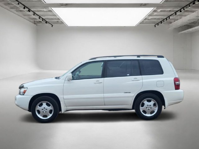Used 2006 Toyota Highlander Limited w/ Leather Trim Pkg AWD/4WD image 2