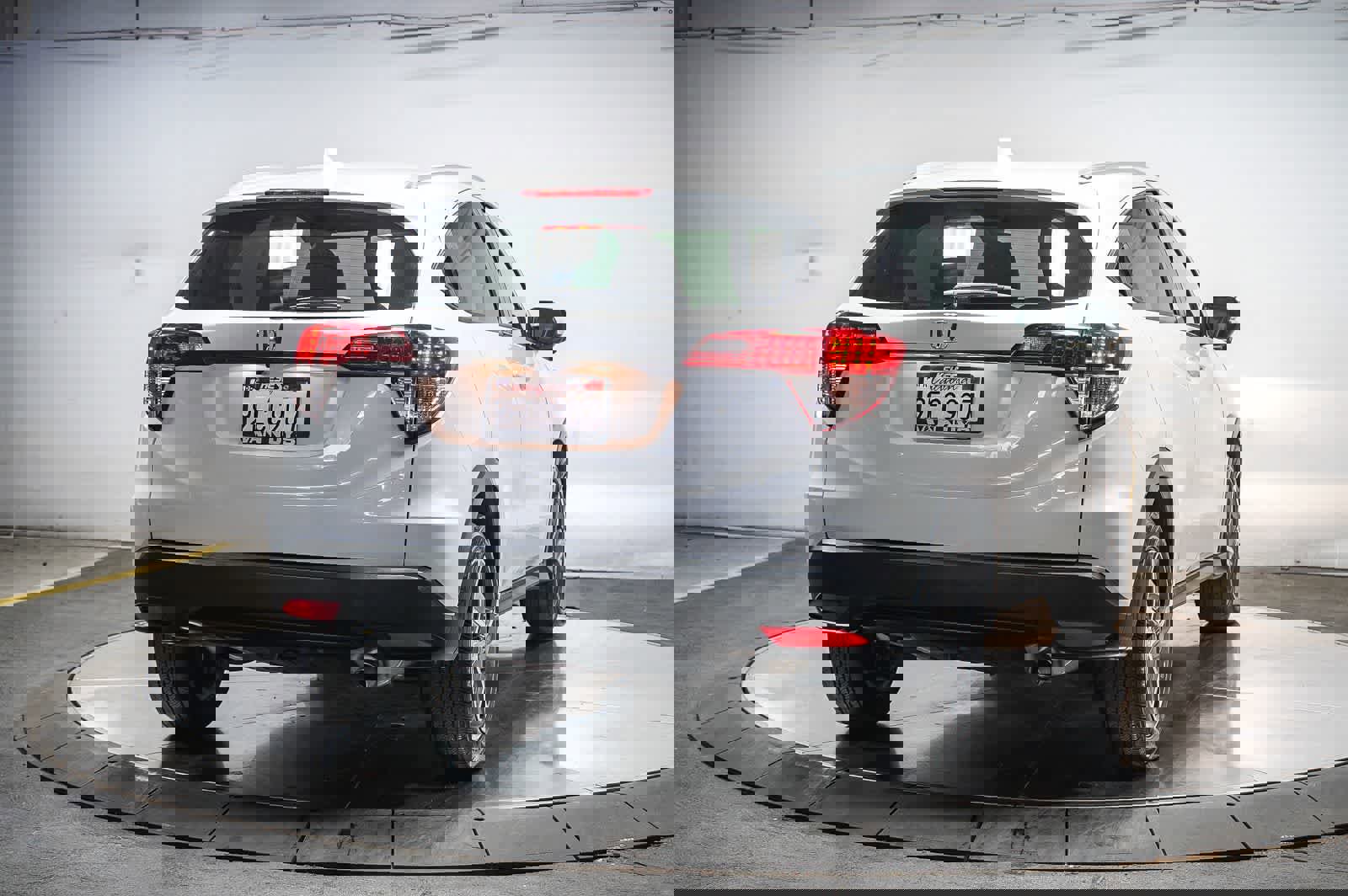 Used 2021 Honda HR-V EX-L image 10