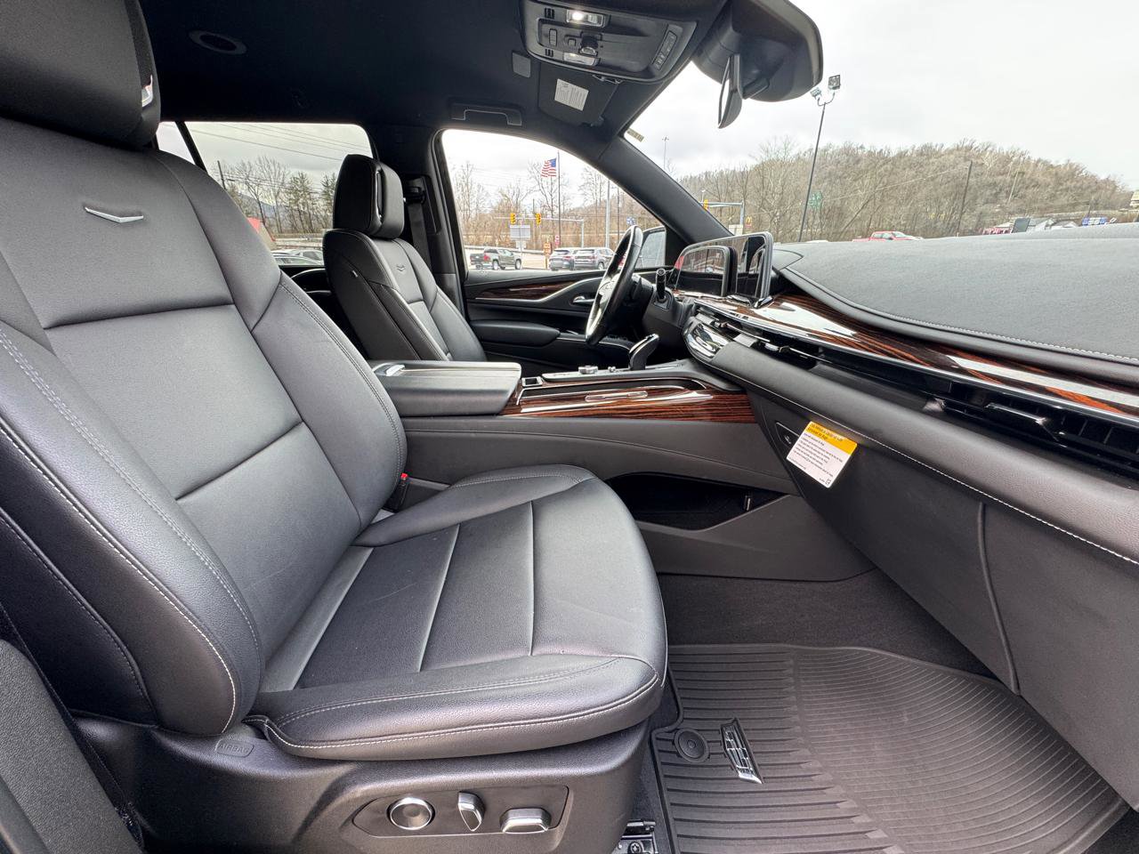 Used 2021 Cadillac Escalade Luxury AWD/4WD image 22