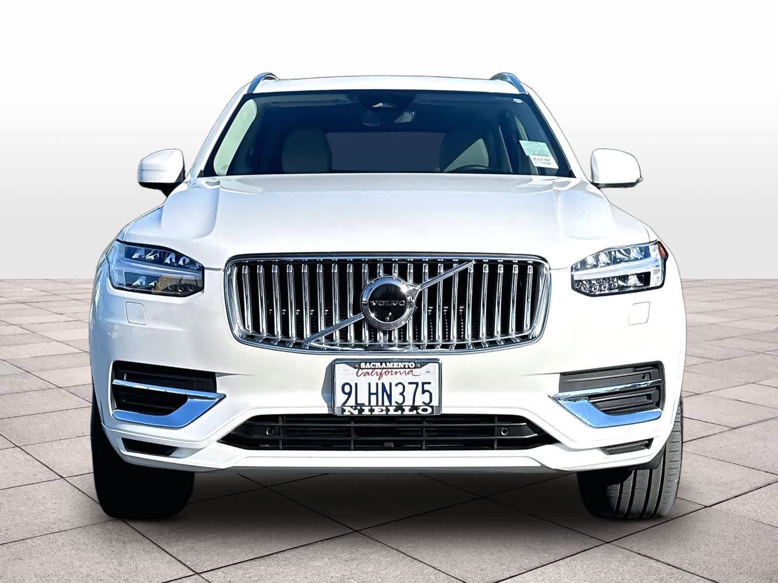 Used 2024 Volvo XC90 T8 Ultimate w/ Protection Package Premier AWD/4WD image 3