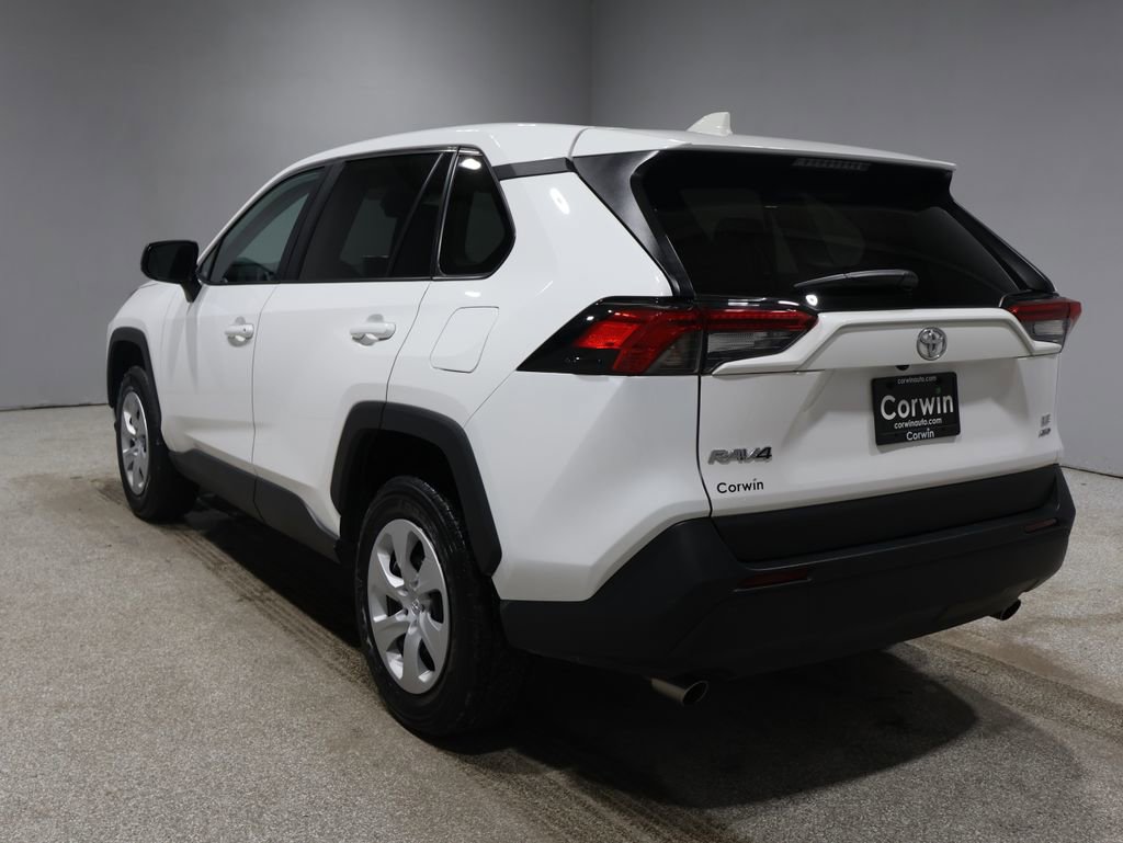Used 2024 Toyota RAV4 LE image 5