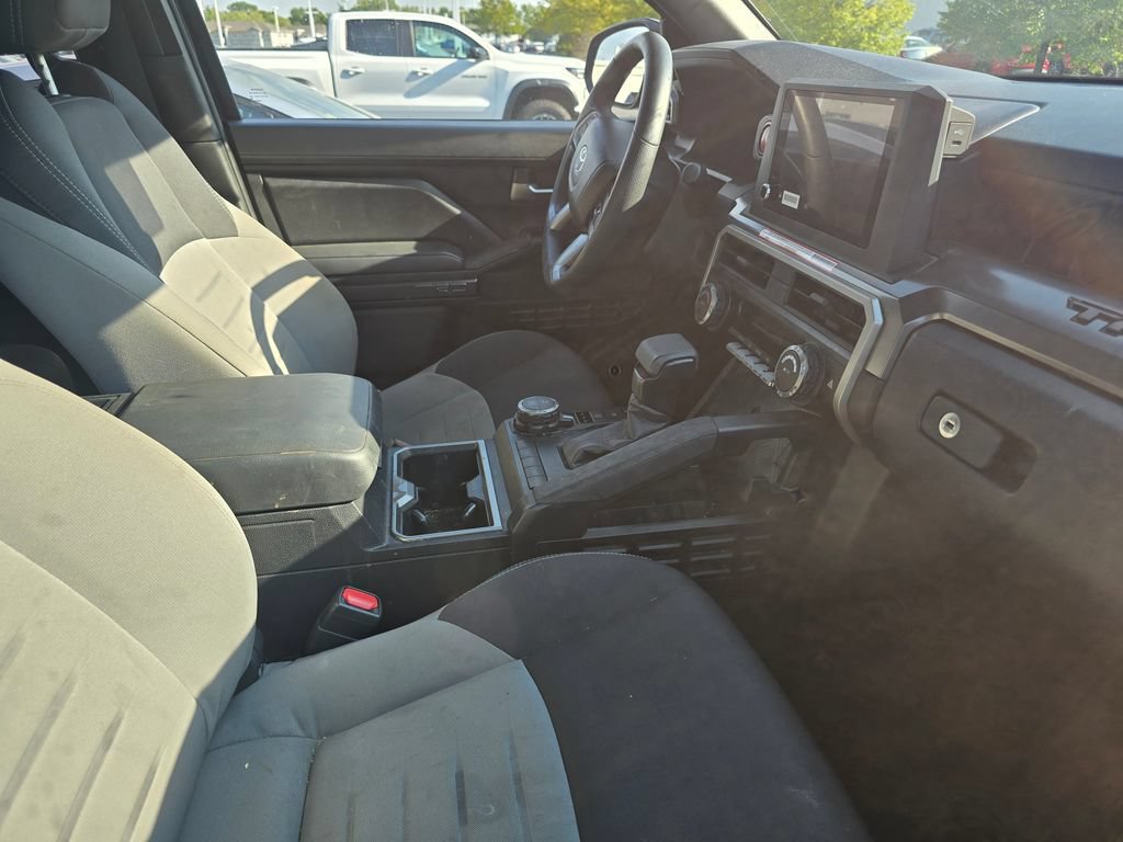 Used 2025 Toyota Tacoma TRD Sport AWD/4WD image 16
