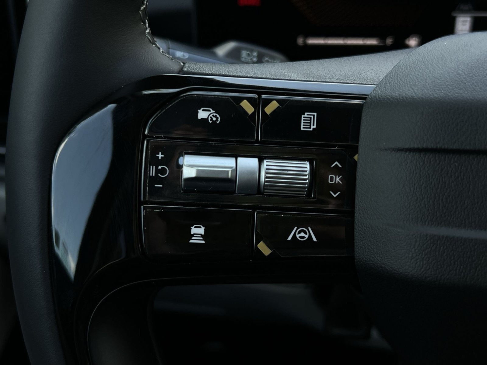 New 2026 Kia Sorento S w/ S Panoramic Sunroof Package FWD image 22