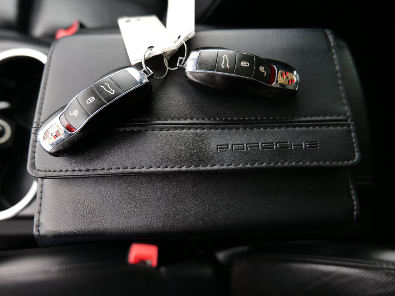 Used 2016 Porsche Cayenne image 34