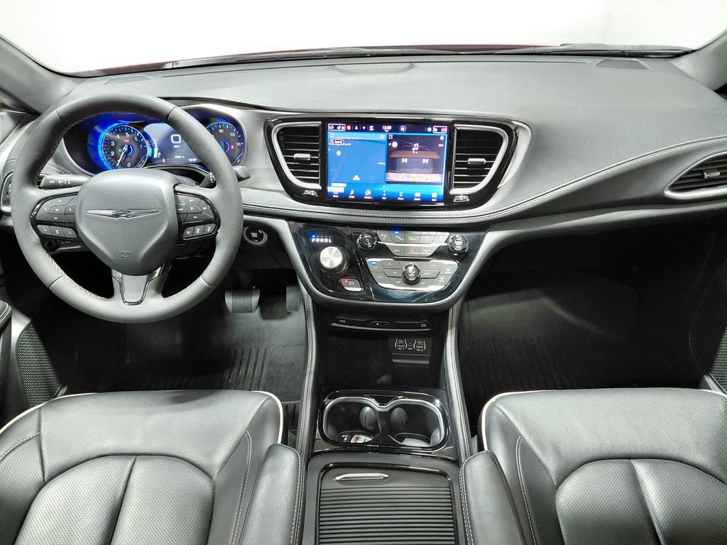 Used 2025 Chrysler Pacifica Limited w/ Uconnect Theater Family Group AWD/4WD image 27