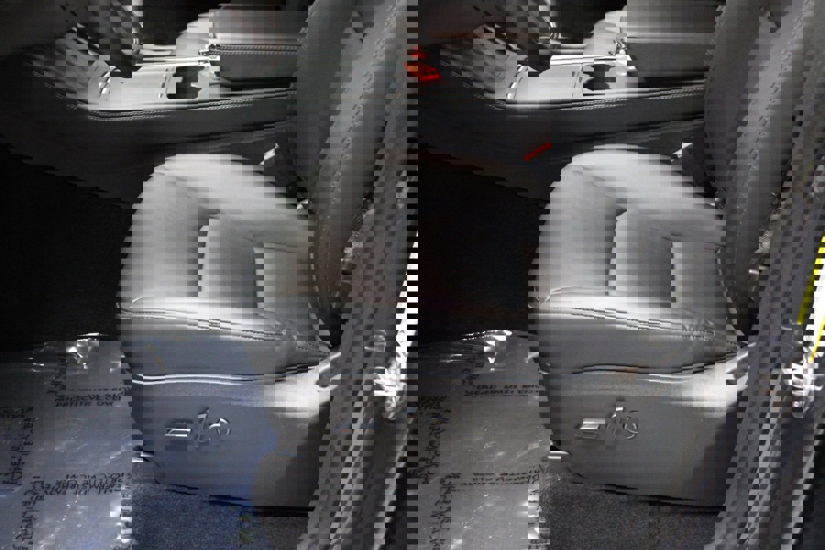 Used 2023 Tesla Model Y Long Range image 29