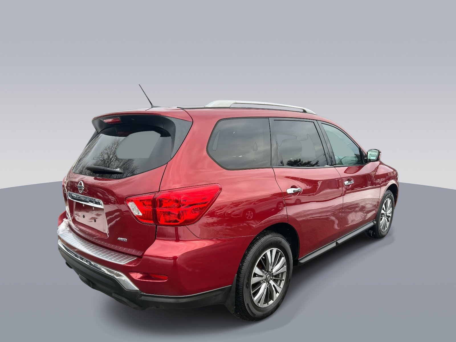 Used 2017 Nissan Pathfinder S image 3